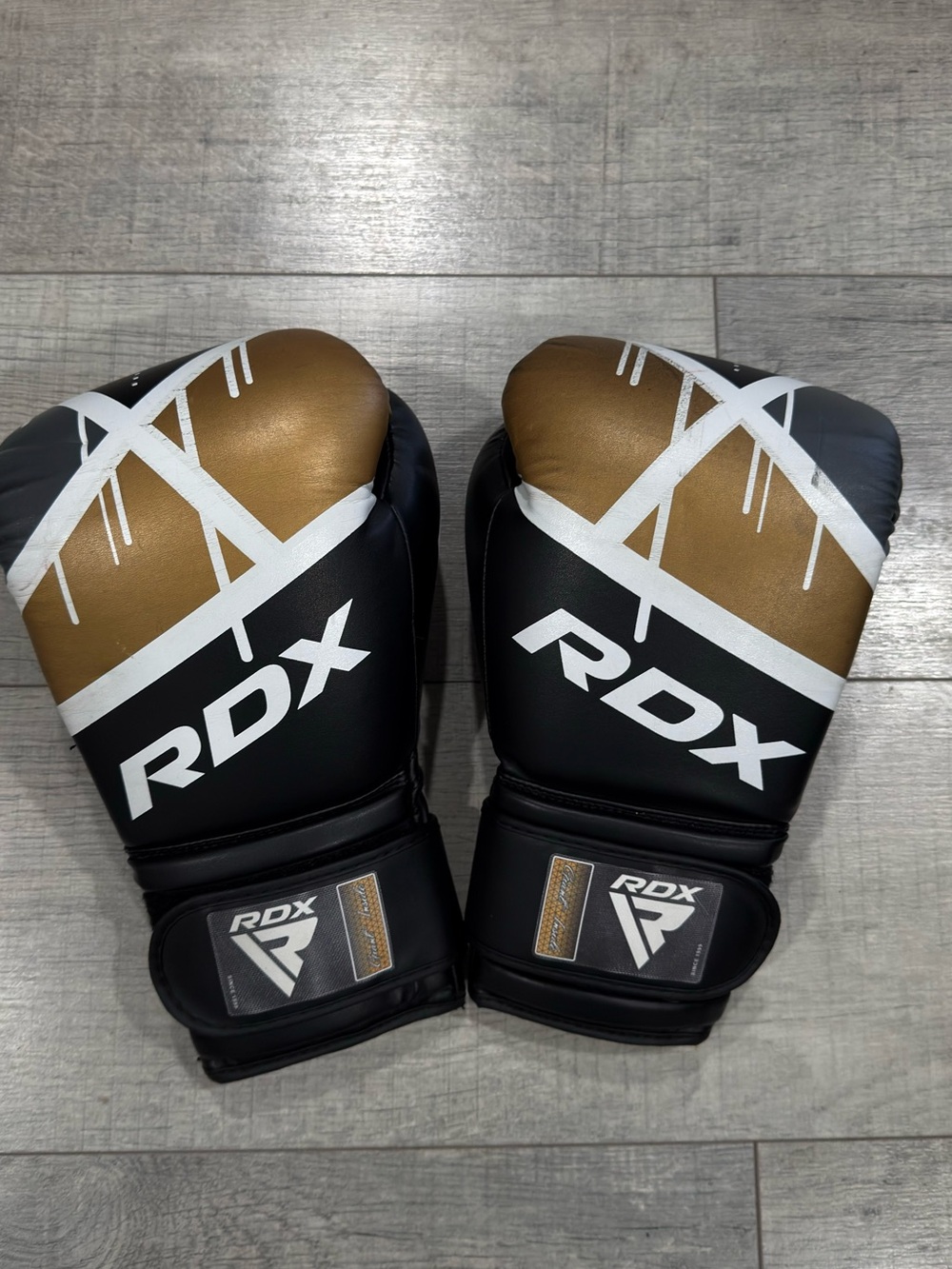 RDX Boxing Gloves 10 oz Men’s Black Gold Training Sparring Hook & Loop